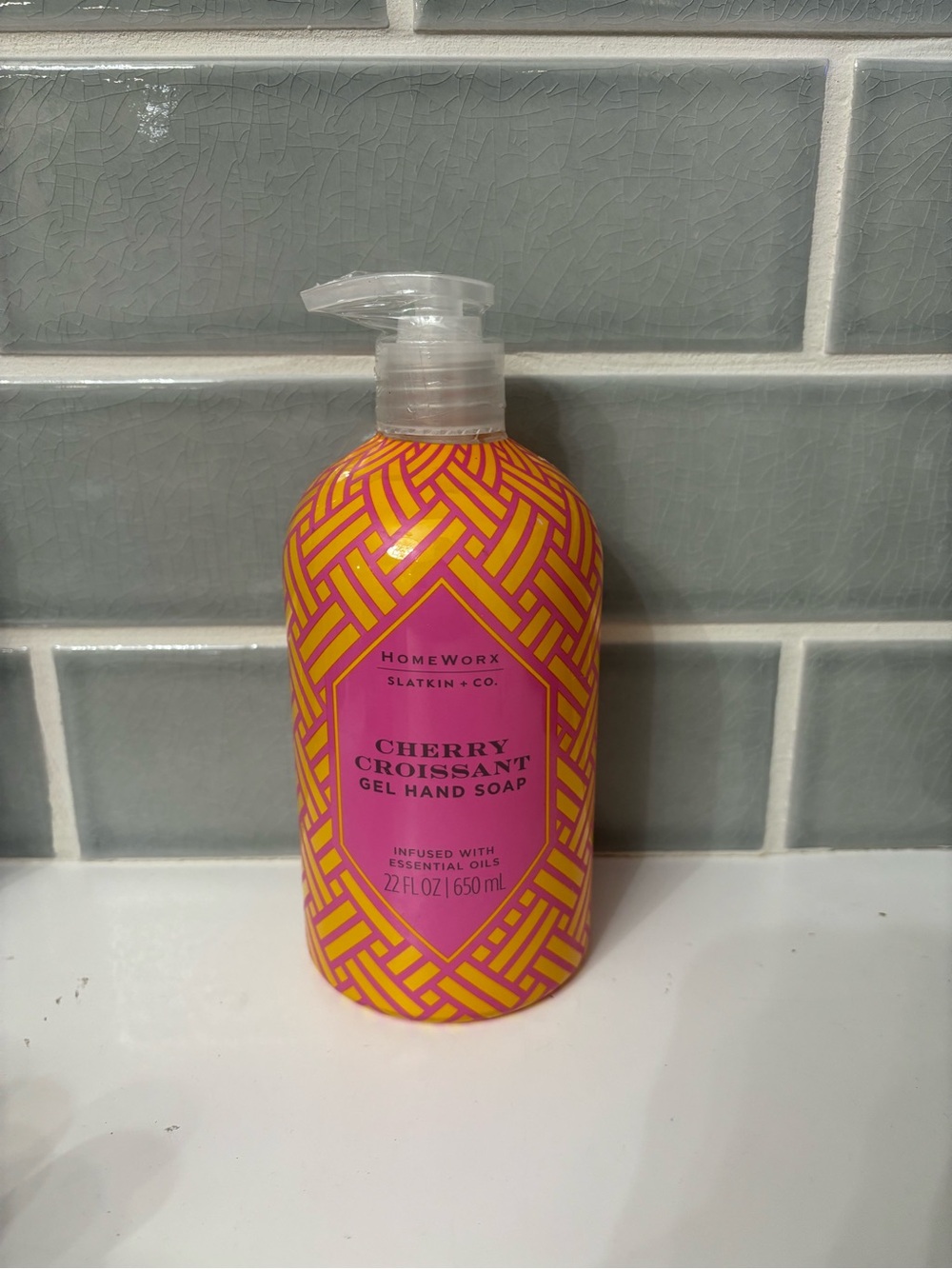 HomeWorx by Slatkin + Co. Cherry Croissant gel hand soap